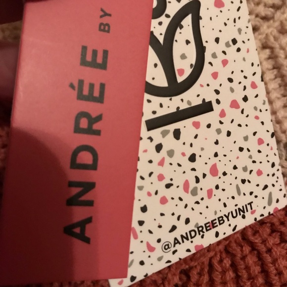 ANDREE Sweater - Picture 2 of 3